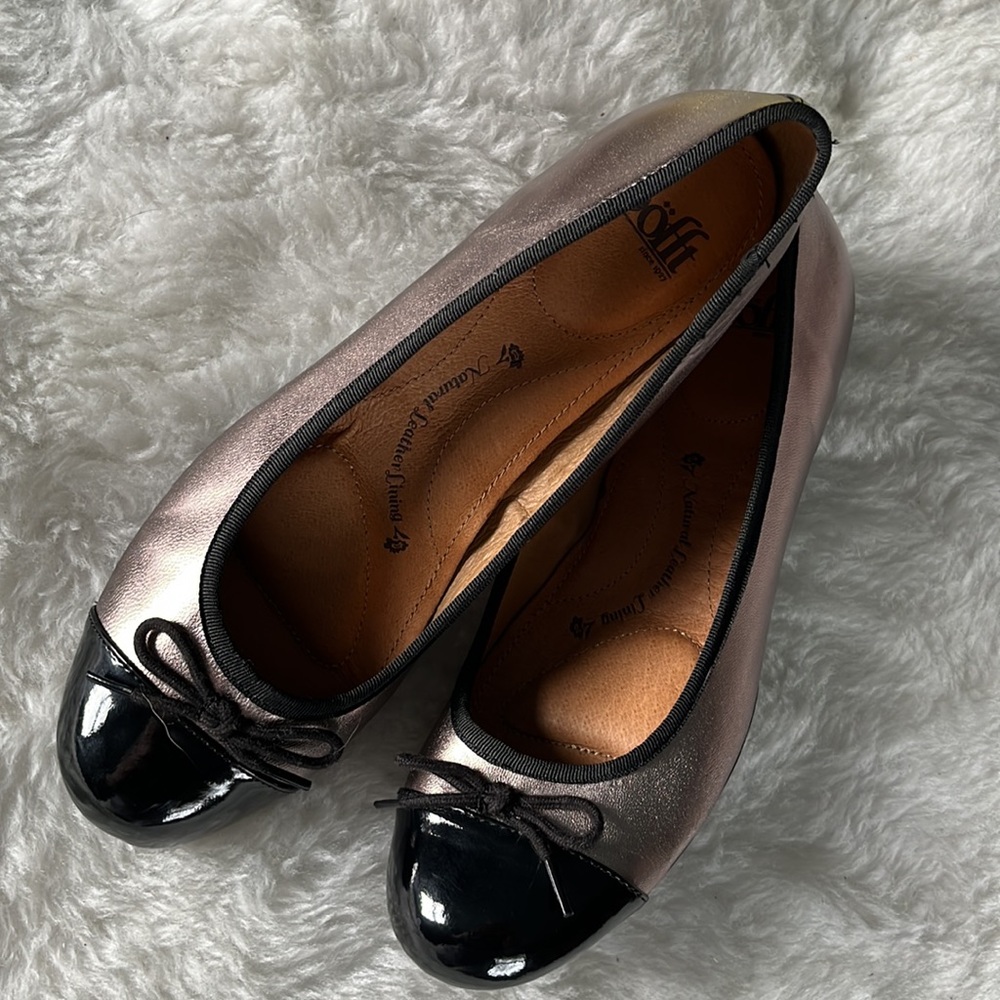 Sofft copper metallic leather flats with black patent cap toe size 10 NWOT